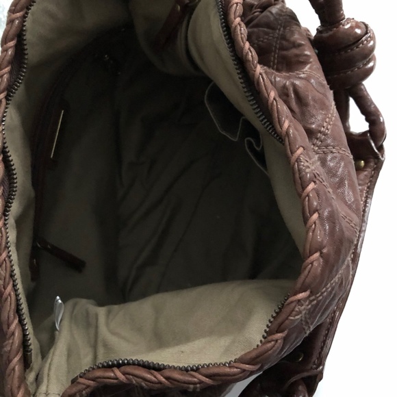 Isabella Fiore Brown Leather Quilted Shoulder Bag Many Pockets Mint Condition - Picture 3 of 11